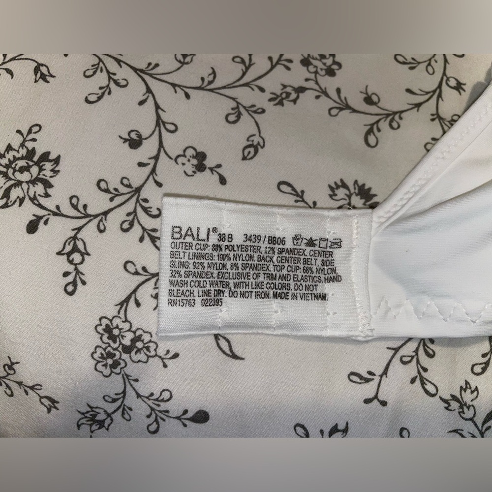 Bali Smooth Lightly lined Full Coverage Underwire Bra | 38B - Picture 4 of 4